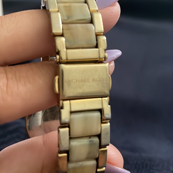Michael Kors Watch - Picture 3 of 3